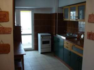 Inchirieri apartamente Piata Victoriei 3 camere,   Dec,   et.4/8