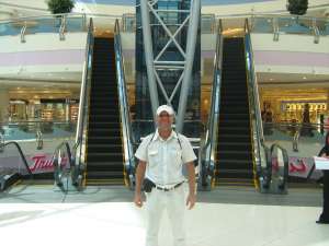 caut solista pt contract Dubai