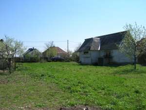 Vand teren 5800 mp cu casa nefinalizata
