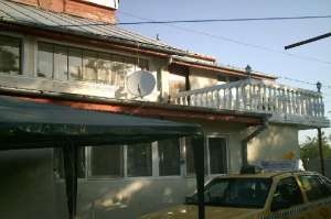 1/2 duplex + 1 casa vara + teren 850 mp la 50000 Euro