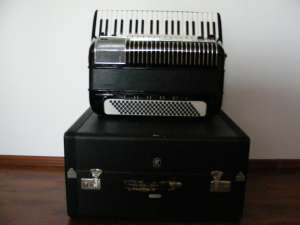 V�ND/SCHIMB acordeon electronic!