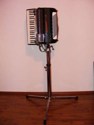 V�ND/SCHIMB acordeon electronic!