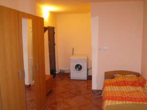 Navodari garsoniera in bloc de apartamente