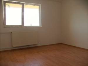 Vand apartament 2 camere la mansarda in Navodari