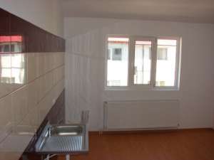 Vand apartament 2 camere la mansarda in Navodari
