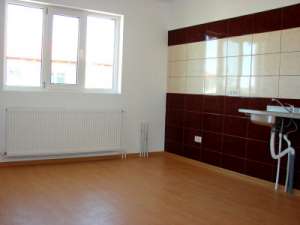 Vand apartament 2 camere la mansarda in Navodari