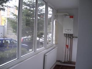inchiriez apartament 2 camere