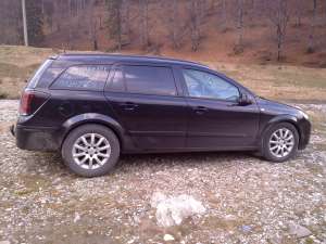 vand/schimb cu masina mai mica  opel astra h an 2005 inmatriculata ro