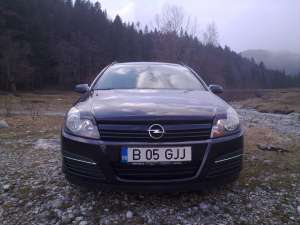 vand/schimb cu masina mai mica  opel astra h an 2005 inmatriculata ro