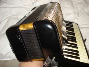 Vand Acordeon Hohner Atlantic de LUX 120 Basi