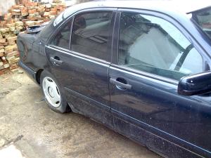 Vand MERCEDES E 220 CLASIC