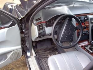 Vand MERCEDES E 220 CLASIC
