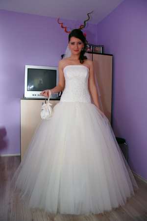 Vand rochie mireasa