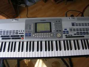 Vand urgent yamaha psr 9000 pro