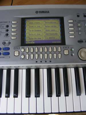 Vand urgent yamaha psr 9000 pro
