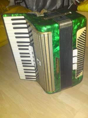acordeon weltmaister 120  basi