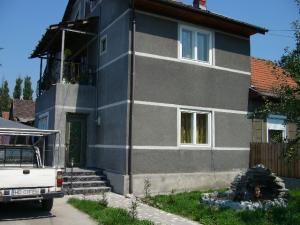 Vand vila S+P+E+M,  in Petrosani,  jud HD