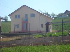 vind vila/casa iasi