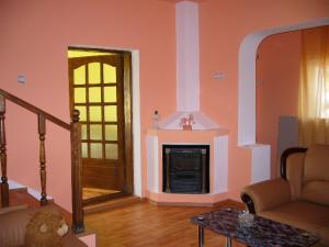 Vand vila S+P+E+M,  in Petrosani,  jud HD