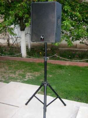 Vand boxe active Electrovoice Sxa-250.