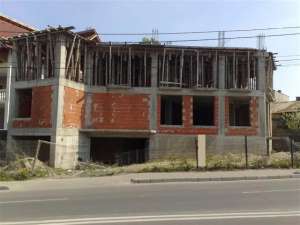 Pitesti,   Vanzare vila la rosu,   �n zona centrala