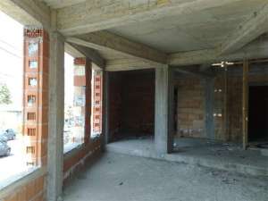 Pitesti,   Vanzare vila la rosu,   �n zona centrala