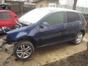 Vand vw Golf 5 avariat sau dezmembrezz vw golf v