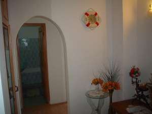 vand apartament 2 camere decomandat,  strada rozelor,  etajul 4/4,  imbunatatiri usa metalica,  geam