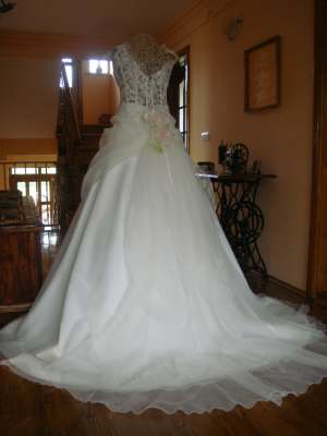 vand rochie mireasa