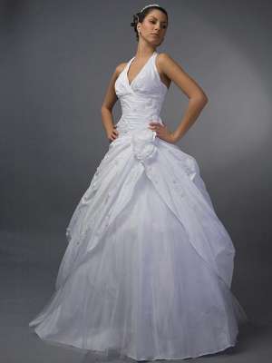 vand rochie mireasa