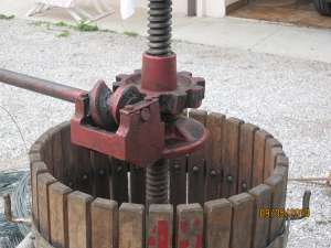 VAND PRESA (TEASC ) SI ZDROBITOR PT STRUGURI
