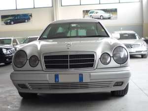 VAND LIMUZINE MERCEDES FUNERARE