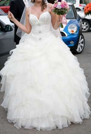 Vand rochie de mireasa Demetrios - SUPER OCAZIE!