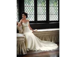 Vand rochie de mireasa cu trena