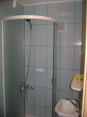 Particular ofer spre inchiriere garsoniera Brancoveanu