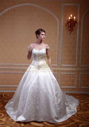 Vand rochie de mireasa cu trena superba!