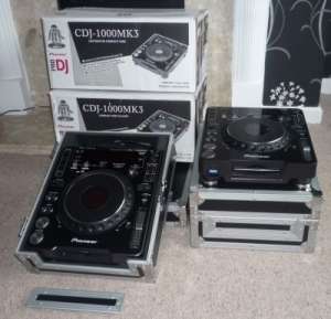 Pioneer CDJ 1000 MK3 X2 & DJM-800 Bundle With Free AKG K181 DJ Headphones+Coffin Case