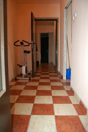 VANZARE APARTAMENT 4 CAMERE SOS IANCULUI CONSTRUCTIE 1980 STRADAL