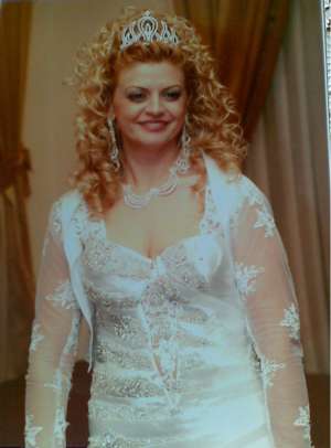 Vand rochie de mireasa Laura Olteanu