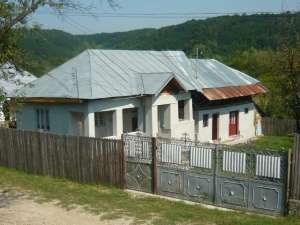 Casa Priboieni,  Arges,  7 km Topoloveni