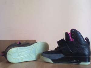 Vand adidasi nike air yeezy marimea 43