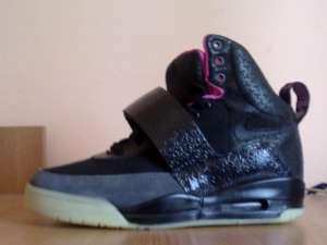 Vand adidasi nike air yeezy marimea 43