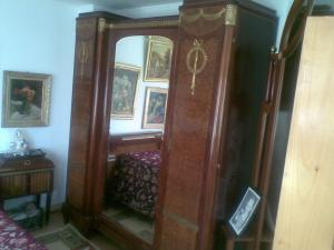 DORMITOR FRANTA ( AMPER ) VECHIME 100 ANI