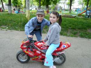 VAND MOTOCICETA PT COPII PE ACUMULATORI