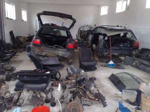 VAND PIESE DIN DEZMENBRARI GOLF 3 PRET DE CRIZA