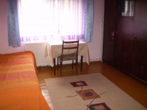 OCAZIE DE VANZARE CASA ZONA PARNEAVA