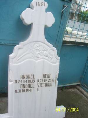 Monumente funerare