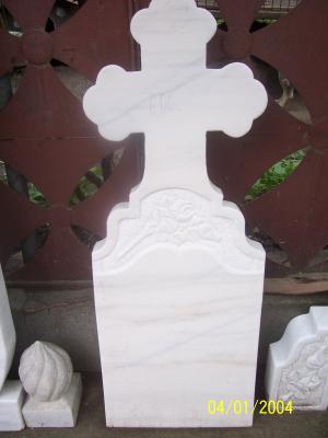 Monumente funerare
