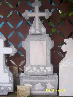 Monumente funerare