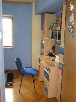 VAND APARTAMENT 2 CAMERE CAMPINA